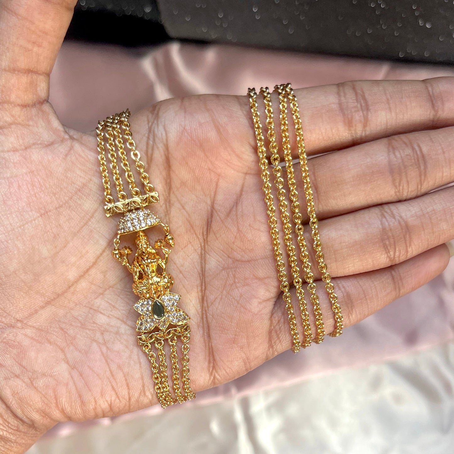 #onegramgold #onegramgoldjewellery #jewellery #southindianjewellery #bridaljewellery #jewelry #imitationjewellery #bangles #templejewellery #jewelrydesigner #fashion #hyderabad #onegramjewellery #czjewellery #necklace #trending #haram #earrings #fashionjewellery #weddingjewellery #onlineshopping #indianwedding #jewellerydesign #bridalset #jewel #trendy #chennai #bangalore #oxidisedjewellery #adjewellery