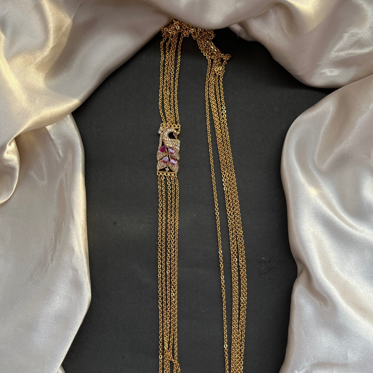 Gold look alike necklace set with matching earrings β traditional bridal imitation jewelry,Traditional gold tone necklace set β imitation kundan jewelry for festive and bridal wear