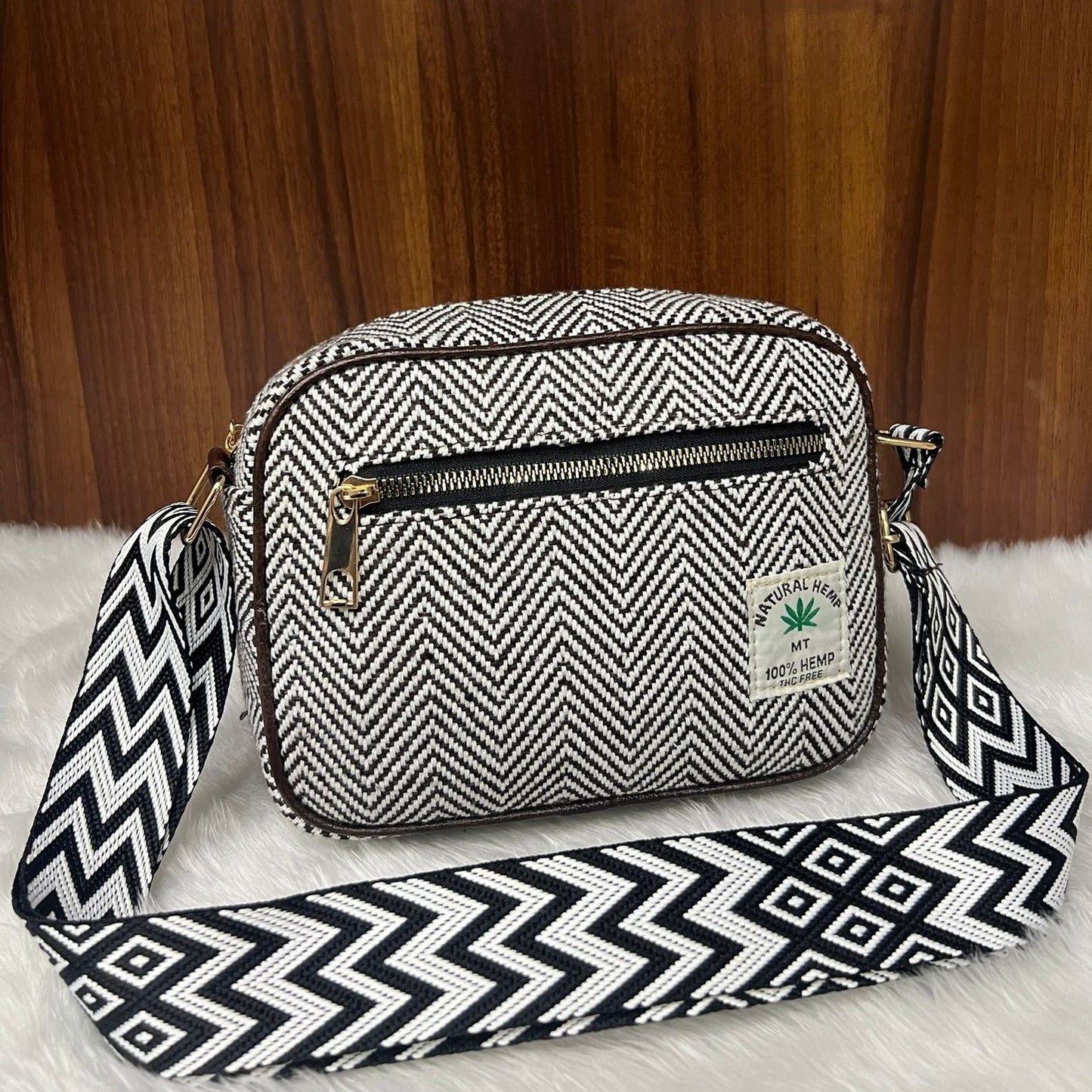 #tasimport #fashionblogger #tasselempang #instagood #fashionista #tascewek #like #sale #travel #instagram #design #handmadebag #tasbranded #bagaddict #clutchbag #bagsforsale #dompet #newcollection #beg #tascantik #jualtas #gift #madeinitaly #slingbagmurah #onlineshop #bagshop #travelbag #louisvuitton #lv #outfit