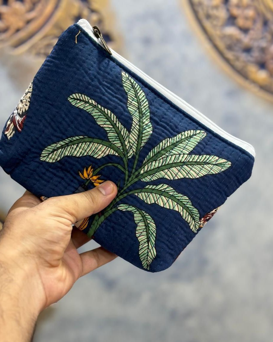 #tasimport #fashionblogger #tasselempang #instagood #fashionista #tascewek #like #sale #travel #instagram #design #handmadebag #tasbranded #bagaddict #clutchbag #bagsforsale #dompet #newcollection #beg #tascantik #jualtas #gift #madeinitaly #slingbagmurah #onlineshop #bagshop #travelbag #louisvuitton #lv #outfit