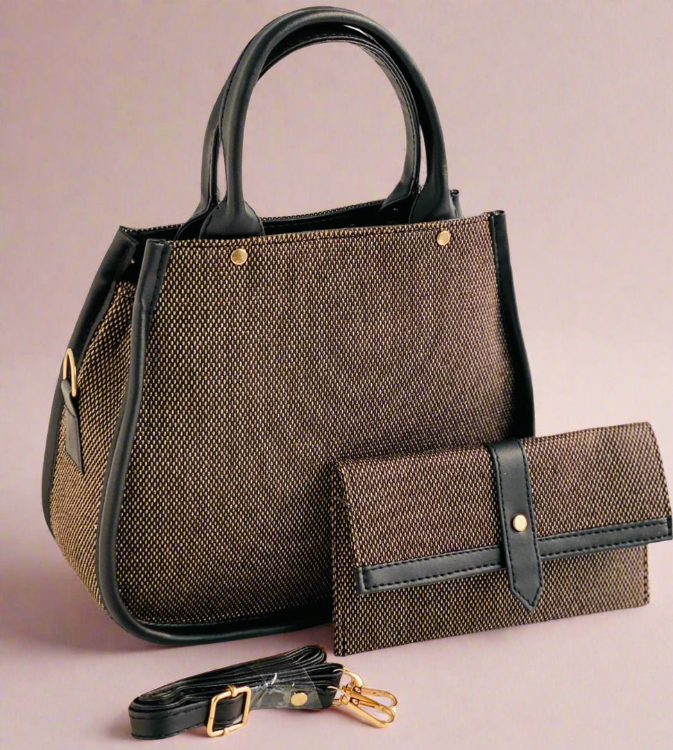 #tasimport #fashionblogger #tasselempang #instagood #fashionista #tascewek #like #sale #travel #instagram #design #handmadebag #tasbranded #bagaddict #clutchbag #bagsforsale #dompet #newcollection #beg #tascantik #jualtas #gift #madeinitaly #slingbagmurah #onlineshop #bagshop #travelbag