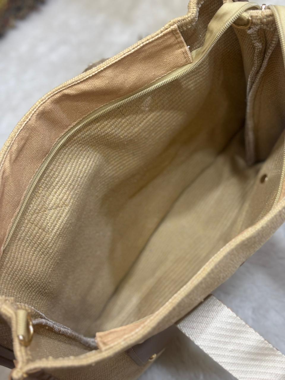 #tasimport #fashionblogger #tasselempang #instagood #fashionista #tascewek #like #sale #travel #instagram #design #handmadebag #tasbranded #bagaddict #clutchbag #bagsforsale #dompet #newcollection #beg #tascantik #jualtas #gift #madeinitaly #slingbagmurah #onlineshop #bagshop #travelbag