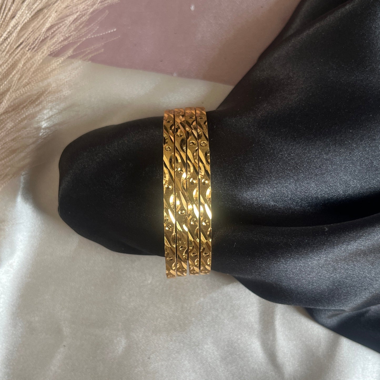 #multicolourbangle #multicolourbangleset #multicolourbangles #latestbanglesonline #redbangles #latestbanglesdesigns #latestbangle #latestbanglesdesign #latestbangles #bangle #buybangle #buypakistanijewelryonline #pakistanifashion #pakistanijewlery #pakistanijewelryonline #stylishbangles #onlinebanglesshop #stylishbracelets #buypakistaniproducts #fashiongram #ordernow #shopnow #shopnowonline #dailywearearings #dailywear #classyearrings #foryou #buyearingsonline #pakistani #pearlbangles