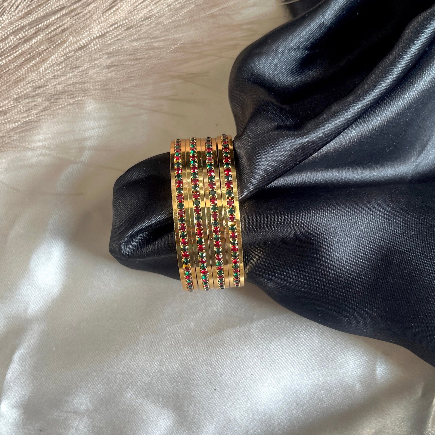 #multicolourbangle #multicolourbangleset #multicolourbangles #latestbanglesonline #redbangles #latestbanglesdesigns #latestbangle #latestbanglesdesign #latestbangles #bangle #buybangle #buypakistanijewelryonline #pakistanifashion #pakistanijewlery #pakistanijewelryonline #stylishbangles #onlinebanglesshop #stylishbracelets #buypakistaniproducts #fashiongram #ordernow #shopnow #shopnowonline #dailywearearings #dailywear #classyearrings #foryou #buyearingsonline #pakistani #pearlbangles