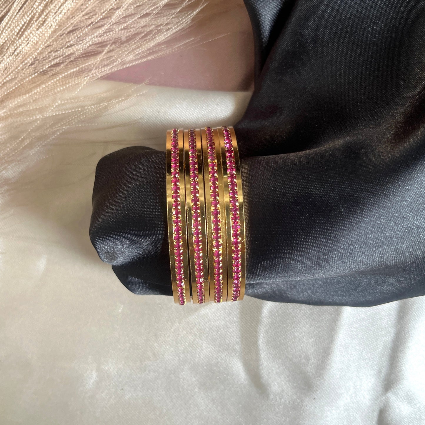 #multicolourbangle #multicolourbangleset #multicolourbangles #latestbanglesonline #redbangles #latestbanglesdesigns #latestbangle #latestbanglesdesign #latestbangles #bangle #buybangle #buypakistanijewelryonline #pakistanifashion #pakistanijewlery #pakistanijewelryonline #stylishbangles #onlinebanglesshop #stylishbracelets #buypakistaniproducts #fashiongram #ordernow #shopnow #shopnowonline #dailywearearings #dailywear #classyearrings #foryou #buyearingsonline #pakistani #pearlbangles