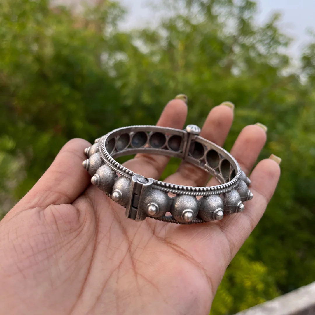 #germansilver #oxidisedjewellery #earrings #germansilverjewellery #indianjewellery #fashion #jewellery #jhumkas #kundanjewellery #jhumka #oxidisedearrings #oxidised #germansilverearrings #meenakariearrings #germansilverjhumka #accessories #chennai #silver #oxidisedsilver #jhumkalove #jewelry #necklace #oxidisedsilverjewellery #silverlookalike #jhumkis #fashionjewelry #southindianjewellery #jhumkaswag #choker #onlineshopping