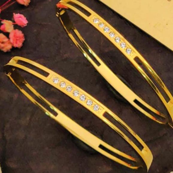 #antitarnish #explorepage #jewelry #chic #exploremore #lagos #watches #bracelets #swarovski #jewelrydesigner #bling #customized #jewlery #personalized #personalizedgifts #madetoorder #waterproof #statementjewelry #warri #earringsforsale