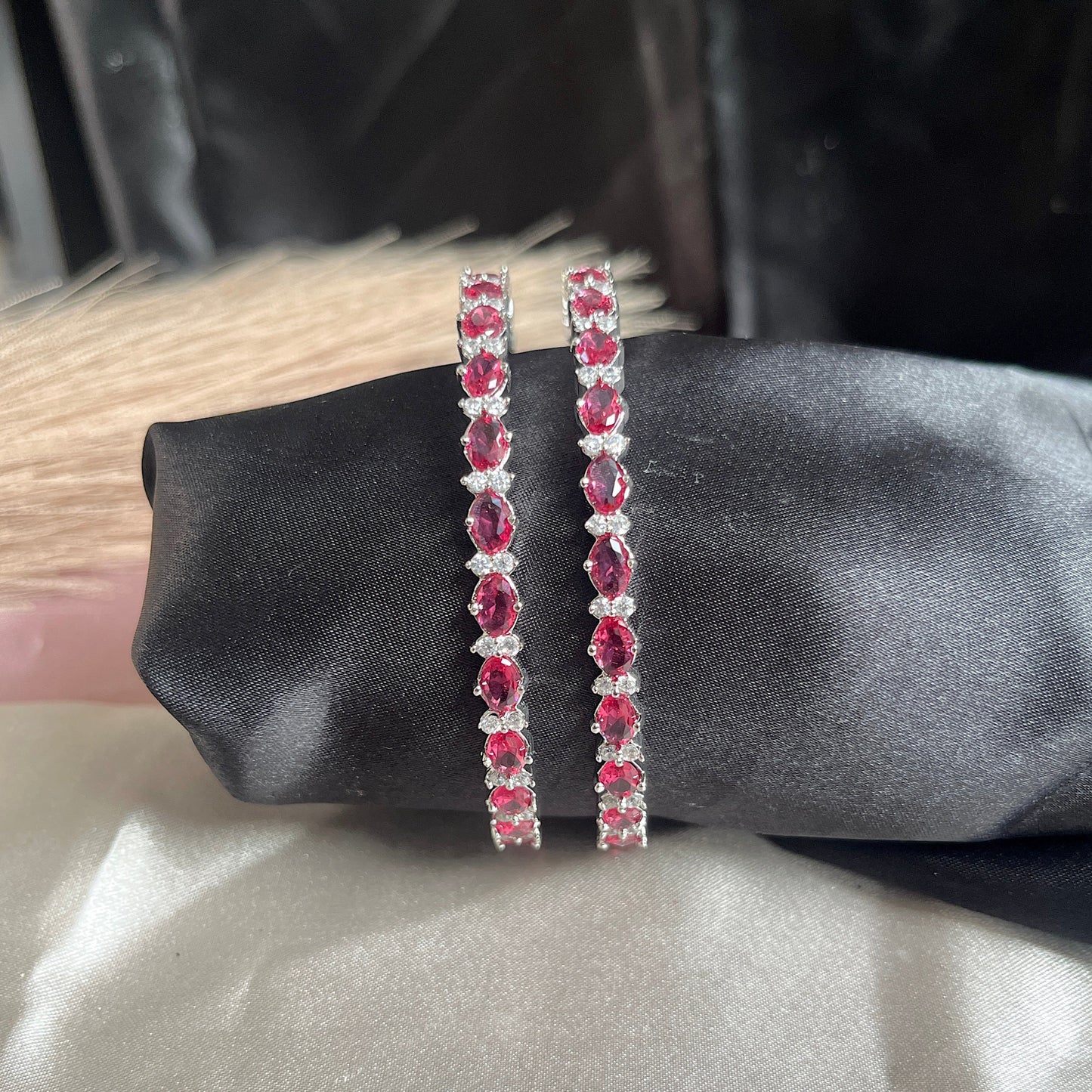 #multicolourbangle #multicolourbangleset #multicolourbangles #latestbanglesonline #redbangles #latestbanglesdesigns #latestbangle #latestbanglesdesign #latestbangles #bangle #buybangle #buypakistanijewelryonline #pakistanifashion #pakistanijewlery #pakistanijewelryonline #stylishbangles #onlinebanglesshop #stylishbracelets #buypakistaniproducts #fashiongram #ordernow #shopnow #shopnowonline #dailywearearings #dailywear #classyearrings #foryou #buyearingsonline #pakistani #pearlbangles
