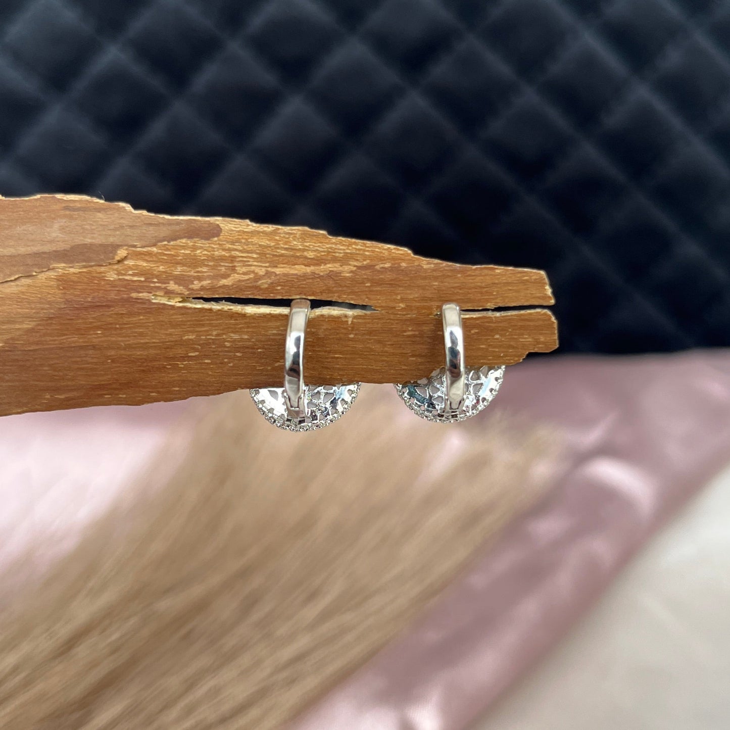 #stainlessteel #hercollection #forher #necklaces #bracelets #accessories #metal #küpe #giftideas #antitarnish #fashion #fashiontrends #onlinestore #new #stainlesssteelaccessories #earrings #stainlesssteel #explorepage #necklace #onlineshopping #custommade #gold #jewellerylove #jewellerydesign #accessoriesaddict #presents #newcollection #antitarnishjewelry