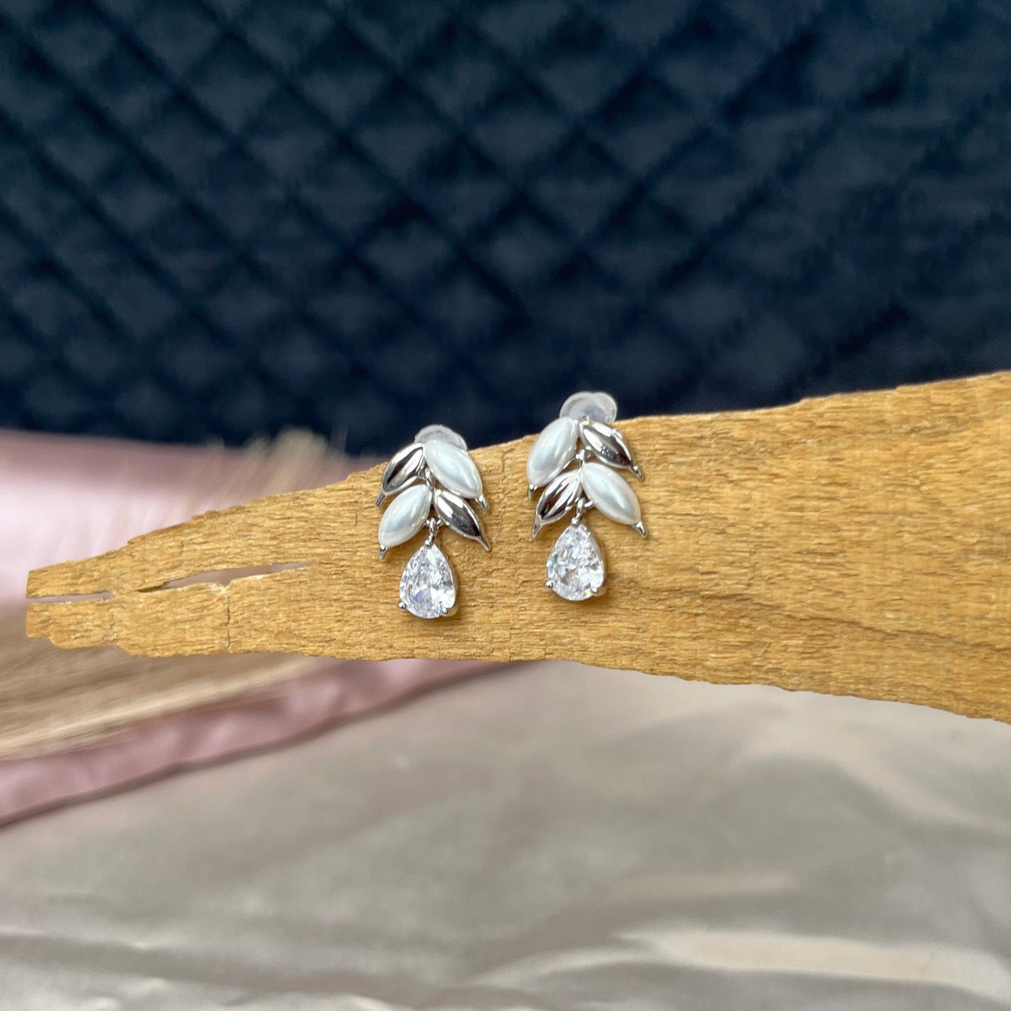 #stainlessteel #hercollection #forher #necklaces #bracelets #accessories #metal #küpe #giftideas #antitarnish #fashion #fashiontrends #onlinestore #new #stainlesssteelaccessories #earrings #stainlesssteel #explorepage #necklace #onlineshopping #custommade #gold #jewellerylove #jewellerydesign #accessoriesaddict #presents #newcollection #antitarnishjewelry