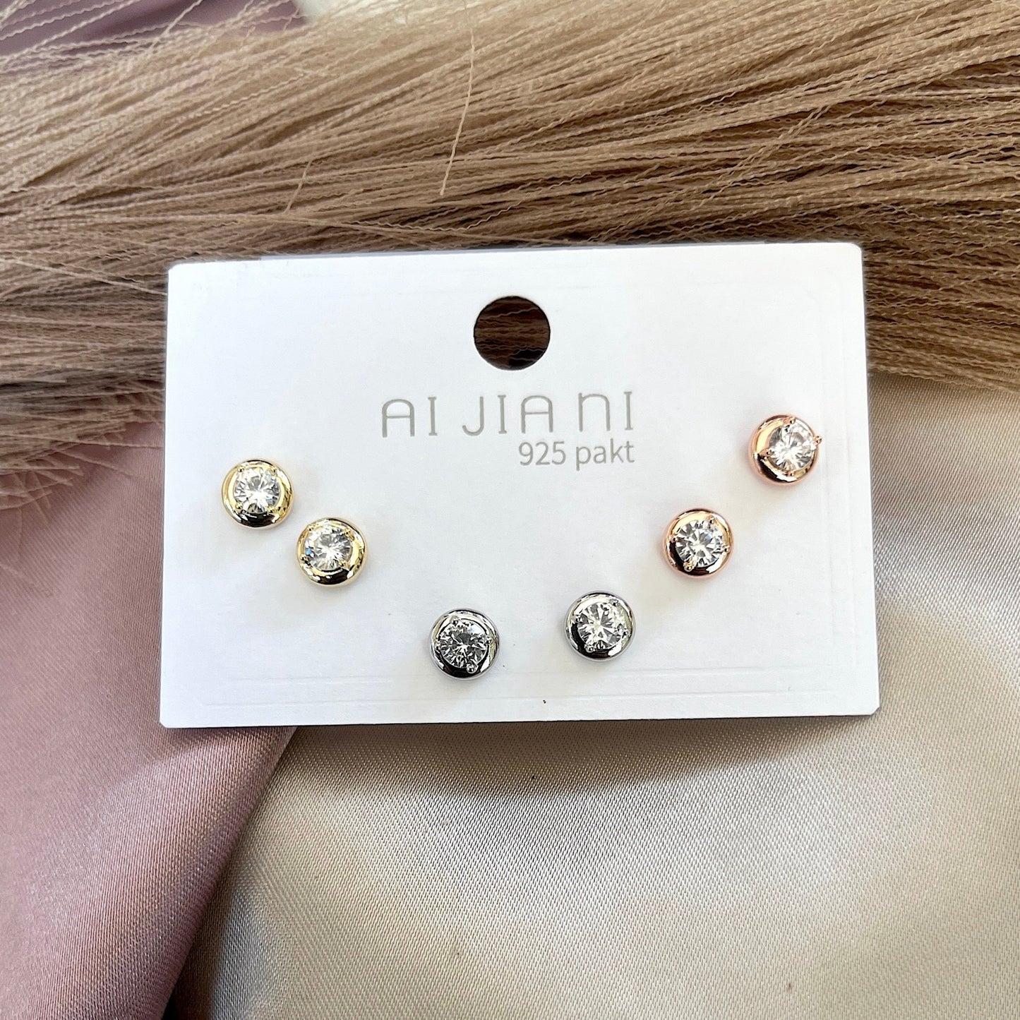 #stainlessteel #hercollection #forher #necklaces #bracelets #accessories #metal #küpe #giftideas #antitarnish #fashion #fashiontrends #onlinestore #new #stainlesssteelaccessories #earrings #stainlesssteel #explorepage #necklace #onlineshopping #custommade #gold #jewellerylove #jewellerydesign #accessoriesaddict #presents #newcollection #antitarnishjewelry