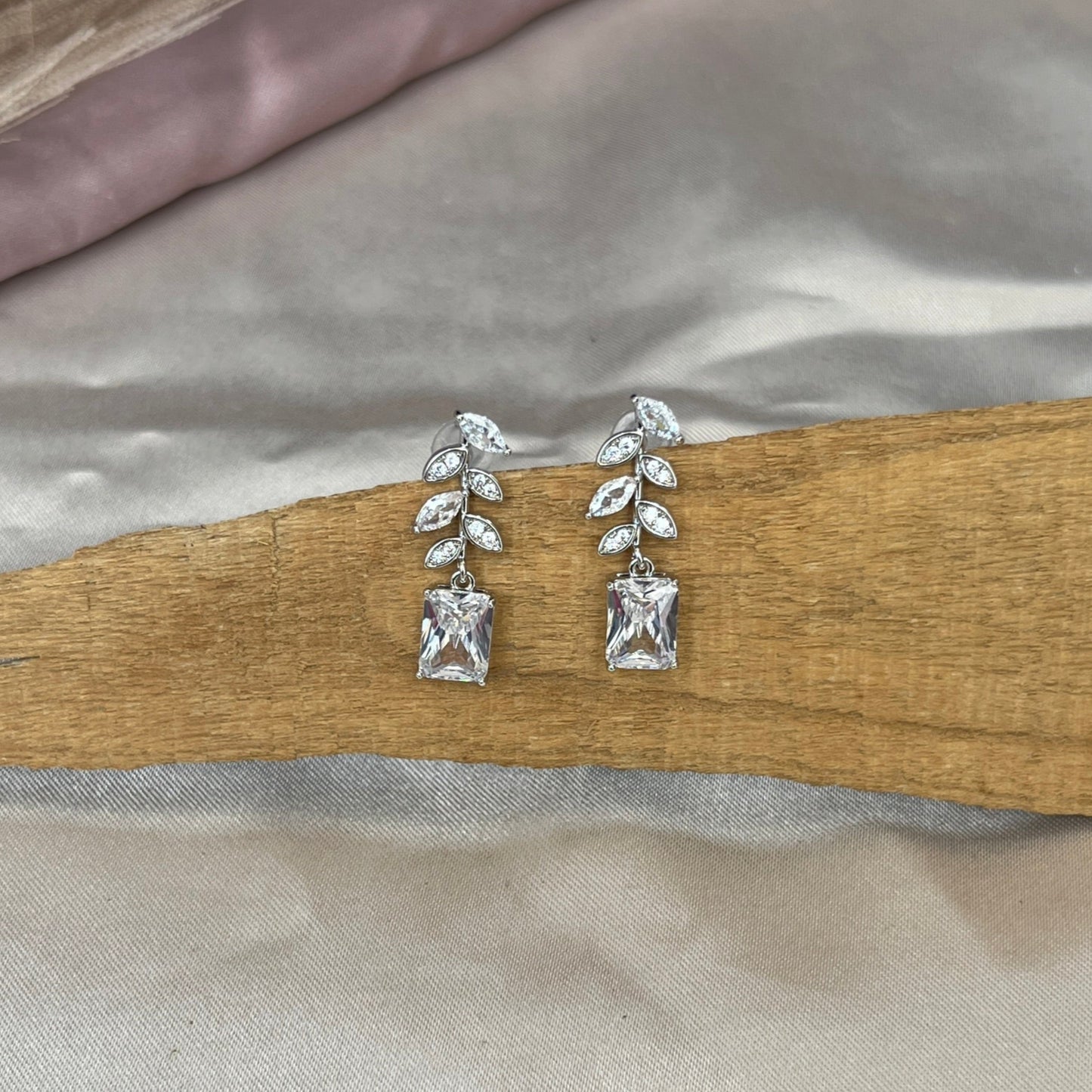 #stainlessteel #hercollection #forher #necklaces #bracelets #accessories #metal #küpe #giftideas #antitarnish #fashion #fashiontrends #onlinestore #new #stainlesssteelaccessories #earrings #stainlesssteel #explorepage #necklace #onlineshopping #custommade #gold #jewellerylove #jewellerydesign #accessoriesaddict #presents #newcollection #antitarnishjewelry