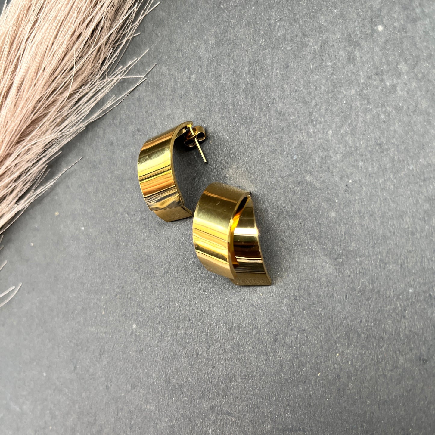 "18k gold plated jewelry anti tarnish jewelry minimal gold jewelry daily wear jewelry waterproof jewelry hypoallergenic jewelry gold tone minimal jewelry
dainty gold jewelry everyday jewelry modern jewelry office wear jewelry lightweight jewelry stackable rings minimalist necklaces gold plated studs"