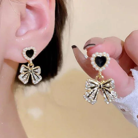 #stainlessteel #hercollection #forher #necklaces #bracelets #accessories #metal #küpe #giftideas #antitarnish #fashion #fashiontrends #onlinestore #new #stainlesssteelaccessories #earrings #stainlesssteel #explorepage #necklace #onlineshopping #custommade #gold #jewellerylove #jewellerydesign #accessoriesaddict #presents #newcollection #antitarnishjewelry
