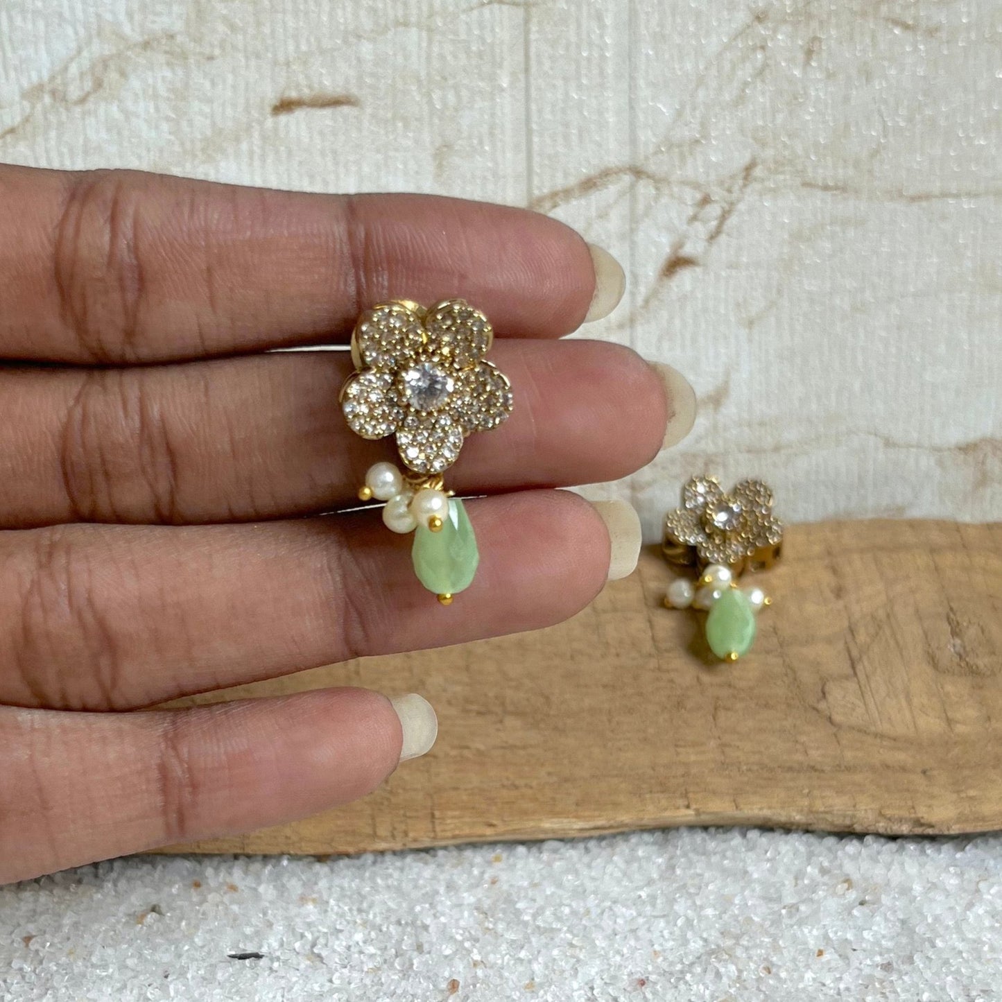 #onegram #bridaljewellery #onegramjewellery #destination #onlineshopping #onegramgold #accessories #jewellery #onegramgoldjewellery #nosepin #indianjewellery #rajwadijewellery #instagood #rajasthanijewellery #maharashtra #traditionaljewellery #instagram #mattjewellery #functionjewellery #maharastrainjewelery #bangles #kolhapurijewellery #partywearjewellery #mangalsutardesigns #insta #southjewellery #india #weddingjewellery #earrings #telangana