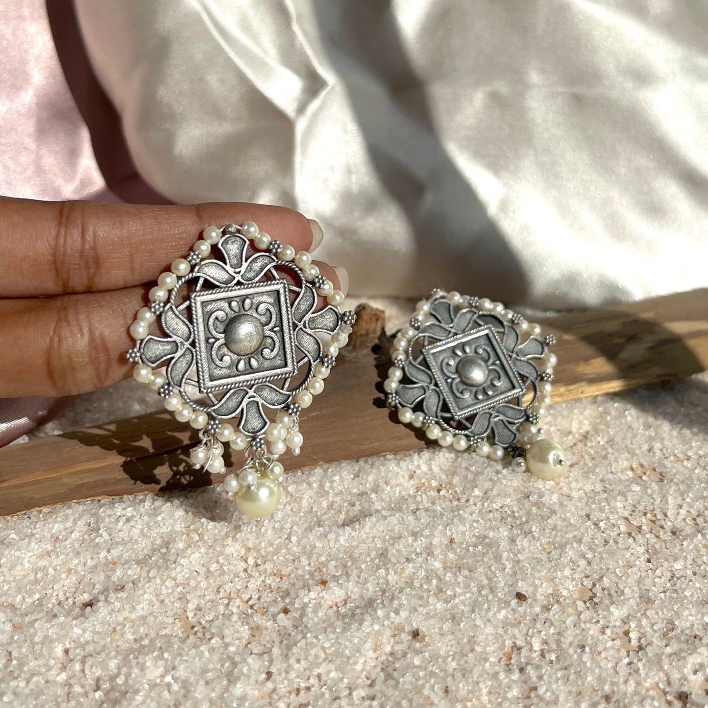 #germansilver #oxidisedjewellery #earrings #germansilverjewellery #indianjewellery #fashion #jewellery #jhumkas #kundanjewellery #jhumka #oxidisedearrings #oxidised #germansilverearrings #meenakariearrings #germansilverjhumka #accessories #chennai #silver #oxidisedsilver #jhumkalove #jewelry #necklace #oxidisedsilverjewellery #silverlookalike #jhumkis #fashionjewelry #southindianjewellery #jhumkaswag #choker #onlineshopping