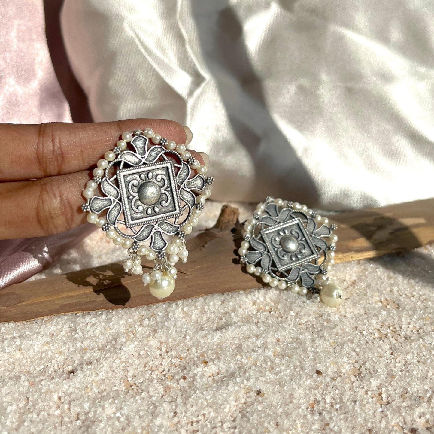 #germansilver #oxidisedjewellery #earrings #germansilverjewellery #indianjewellery #fashion #jewellery #jhumkas #kundanjewellery #jhumka #oxidisedearrings #oxidised #germansilverearrings #meenakariearrings #germansilverjhumka #accessories #chennai #silver #oxidisedsilver #jhumkalove #jewelry #necklace #oxidisedsilverjewellery #silverlookalike #jhumkis #fashionjewelry #southindianjewellery #jhumkaswag #choker #onlineshopping
