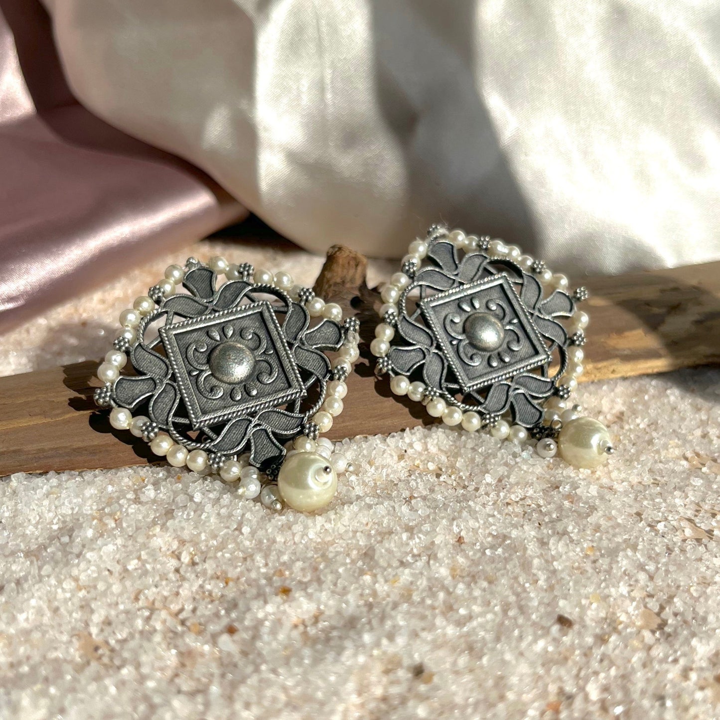 #germansilver #oxidisedjewellery #earrings #germansilverjewellery #indianjewellery #fashion #jewellery #jhumkas #kundanjewellery #jhumka #oxidisedearrings #oxidised #germansilverearrings #meenakariearrings #germansilverjhumka #accessories #chennai #silver #oxidisedsilver #jhumkalove #jewelry #necklace #oxidisedsilverjewellery #silverlookalike #jhumkis #fashionjewelry #southindianjewellery #jhumkaswag #choker #onlineshopping