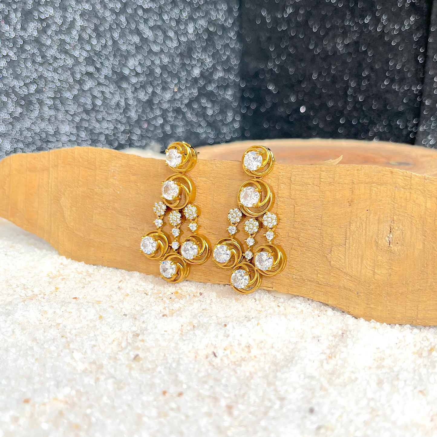 #onegram #bridaljewellery #onegramjewellery #destination #onlineshopping #onegramgold #accessories #jewellery #onegramgoldjewellery #nosepin #indianjewellery #rajwadijewellery #instagood #rajasthanijewellery #maharashtra #traditionaljewellery #instagram #mattjewellery #functionjewellery #maharastrainjewelery #bangles #kolhapurijewellery #partywearjewellery #mangalsutardesigns #insta #southjewellery #india #weddingjewellery #earrings #telangana