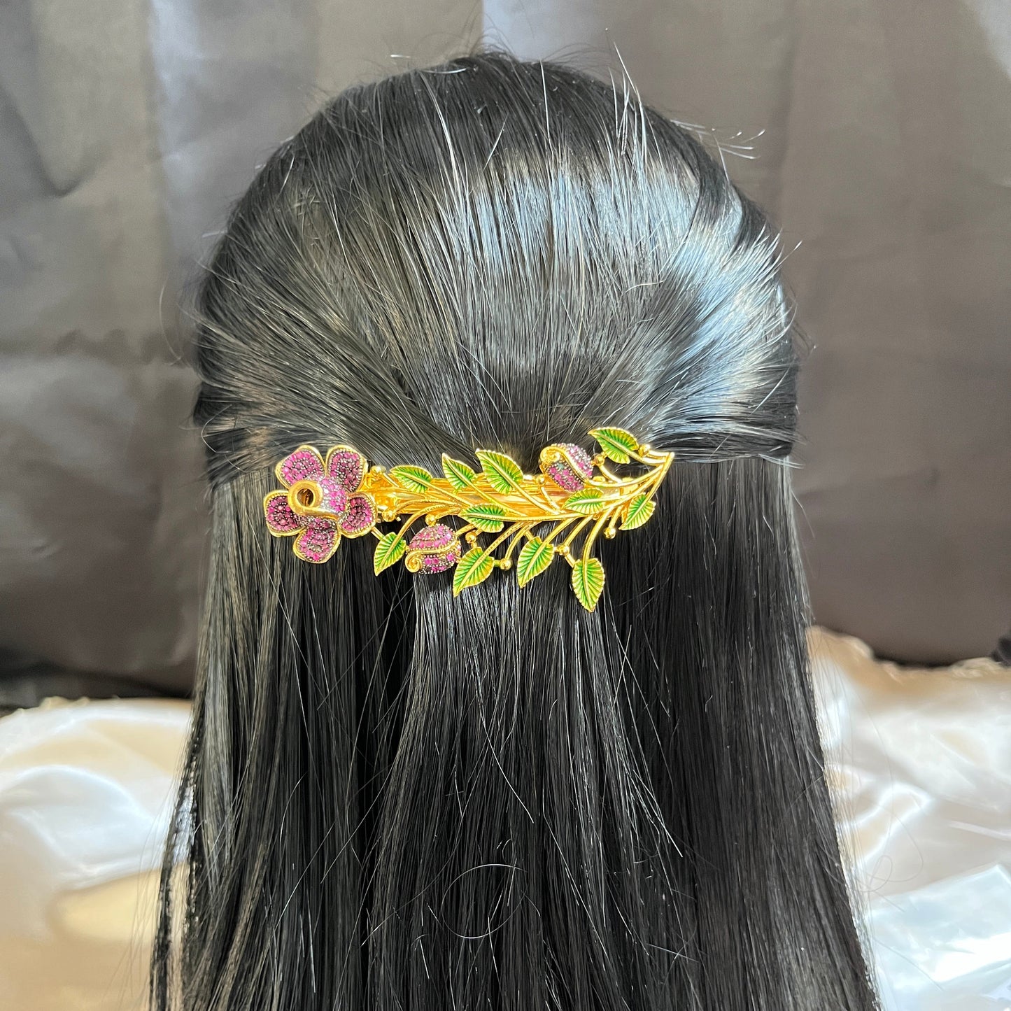 #hairclips #hairaccessories #handmade #hairclip #hairbows #accessories #headband #headbands #bows #smallbusiness #fashion #hair #hairstyles #hairpins #scrunchies #hairstyle