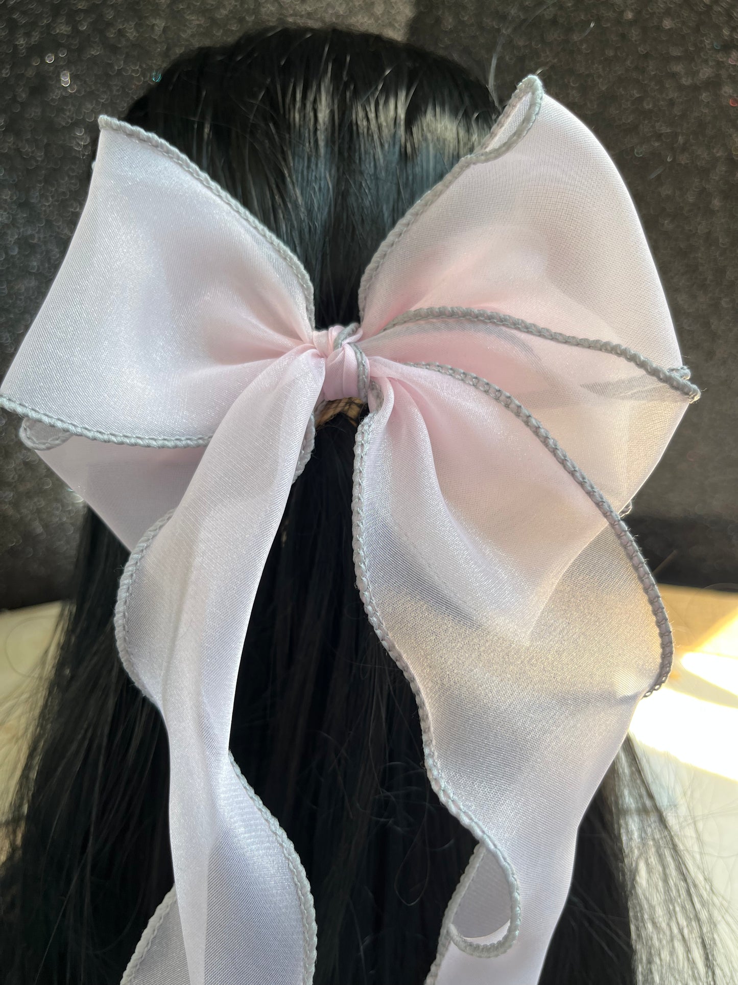 French Bow With Long Tail