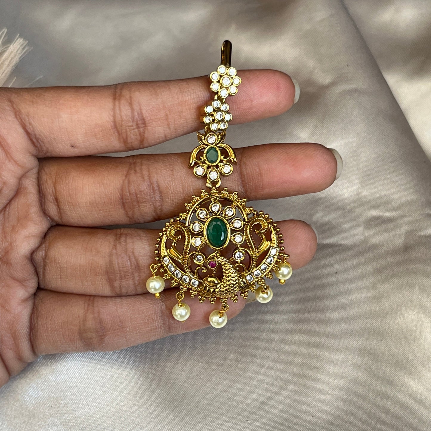 #mangtikka #necklace #earings #jewellery #medan #bridaljewellery #kalungindia #bangles #mathapatti #antingindiamurah #medanreview #medancity #lehengajakarta #medantalk #antingmurahmedan #jakartahits #accessoriesindia