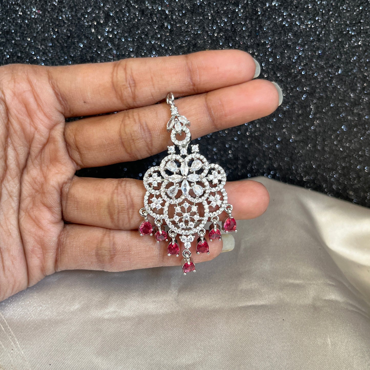 #mangtikka #necklace #earings #jewellery #medan #bridaljewellery #kalungindia #bangles #mathapatti #antingindiamurah #medanreview #medancity #lehengajakarta #medantalk #antingmurahmedan #jakartahits #accessoriesindia