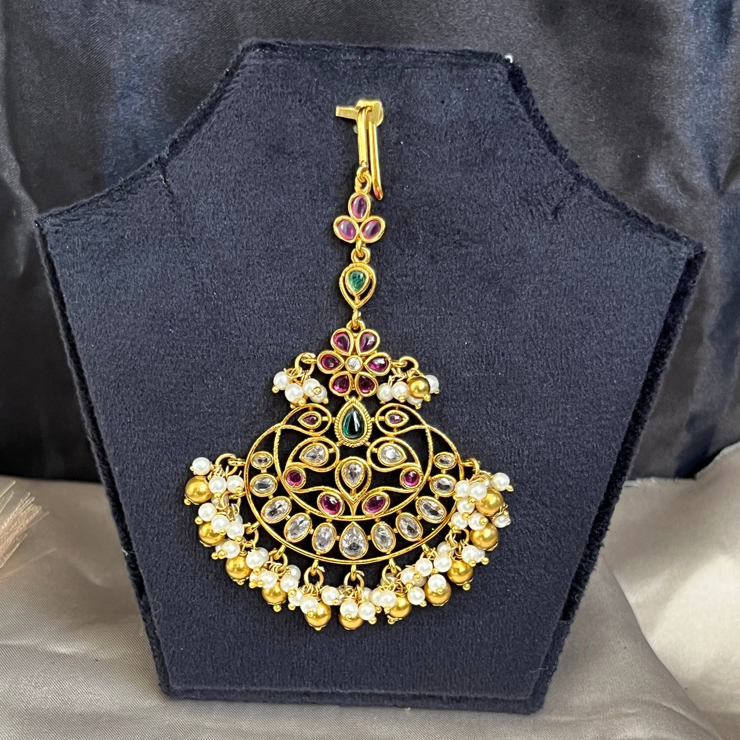 #mangtikka #necklace #earings #jewellery #medan #bridaljewellery #kalungindia #bangles #mathapatti #antingindiamurah #medanreview #medancity #lehengajakarta #medantalk #antingmurahmedan #jakartahits #accessoriesindia