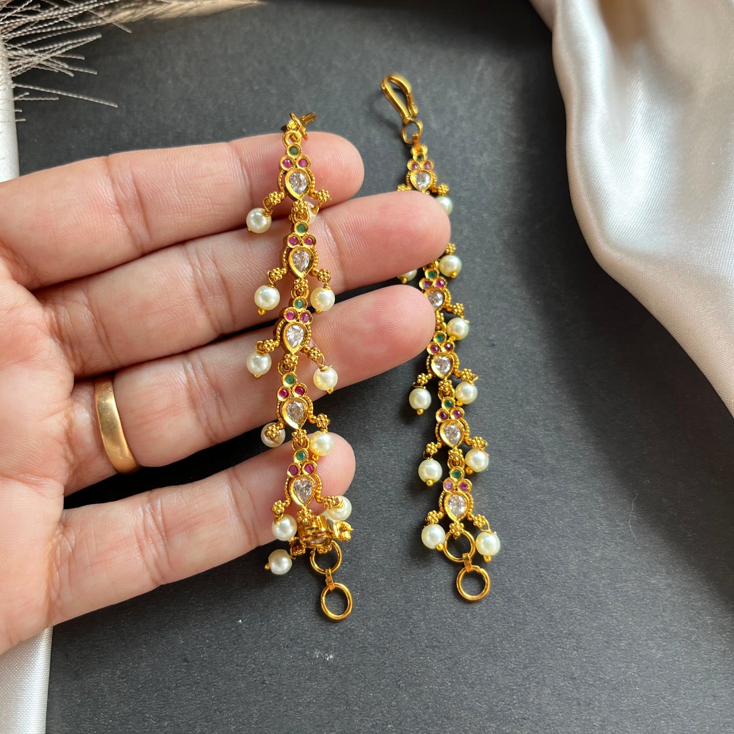 #onegram #bridaljewellery #onegramjewellery #destination #onlineshopping #onegramgold #accessories #jewellery #onegramgoldjewellery #nosepin #indianjewellery #rajwadijewellery #instagood #rajasthanijewellery #maharashtra #traditionaljewellery #instagram #mattjewellery #functionjewellery #maharastrainjewelery #bangles #kolhapurijewellery #partywearjewellery #mangalsutardesigns #insta #southjewellery #india #weddingjewellery #earrings #telangana