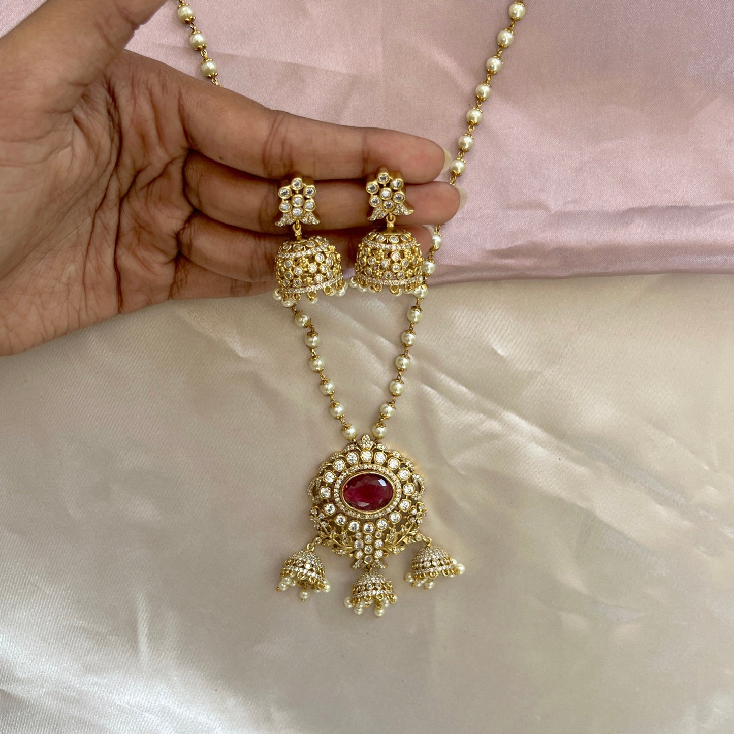 #templejewellery #meenakarijewellery #silverjewellery #chandbali #kempjewellery #fashionjewellery #oxidizedjewelry #trendy #mumbai #onlinejewellery #fashionblogger #imitationjewellery #chennaijewellery #jumka #india #bridaljewellery #indianaccessories #kemp #freeshipping #oxidized #antiquejewelry #templejewelry #bangles #celebrityjewellery #jhumki #love #aaram #dancejewelry #oxidizejewellery #silveralike