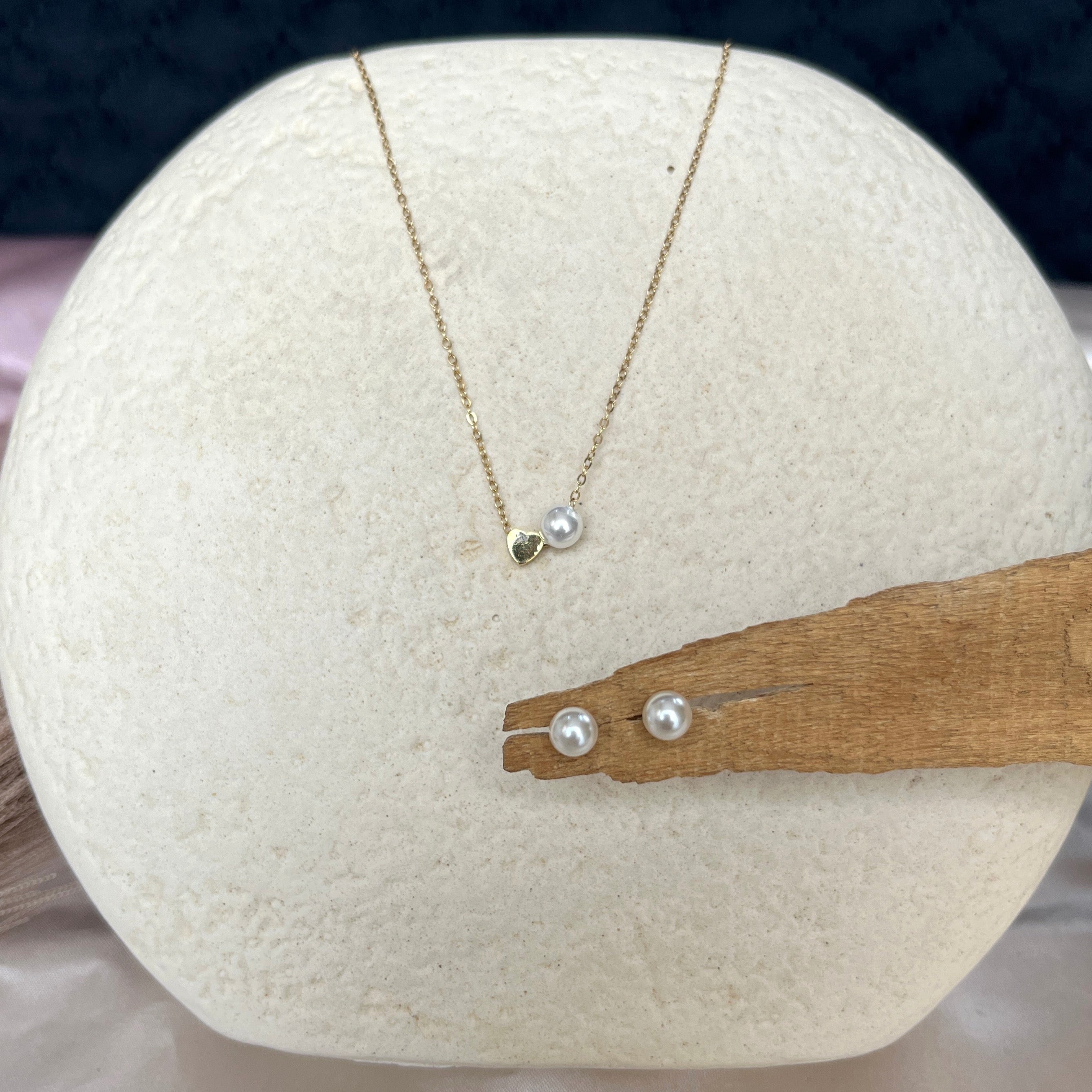 #stainlessteel #hercollection #forher #necklaces #bracelets #accessories #metal #küpe #giftideas #antitarnish #fashion #fashiontrends #onlinestore #new #stainlesssteelaccessories #earrings #stainlesssteel #explorepage #necklace #onlineshopping #custommade #gold #jewellerylove #jewellerydesign #accessoriesaddict #presents #newcollection #antitarnishjewelry