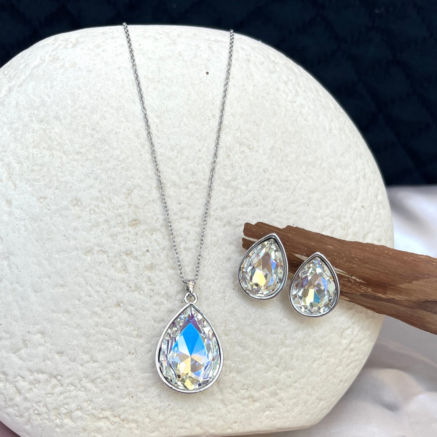 #stainlessteel #hercollection #forher #necklaces #bracelets #accessories #metal #küpe #giftideas #antitarnish #fashion #fashiontrends #onlinestore #new #stainlesssteelaccessories #earrings #stainlesssteel #explorepage #necklace #onlineshopping #custommade #gold #jewellerylove #jewellerydesign #accessoriesaddict #presents #newcollection #antitarnishjewelry