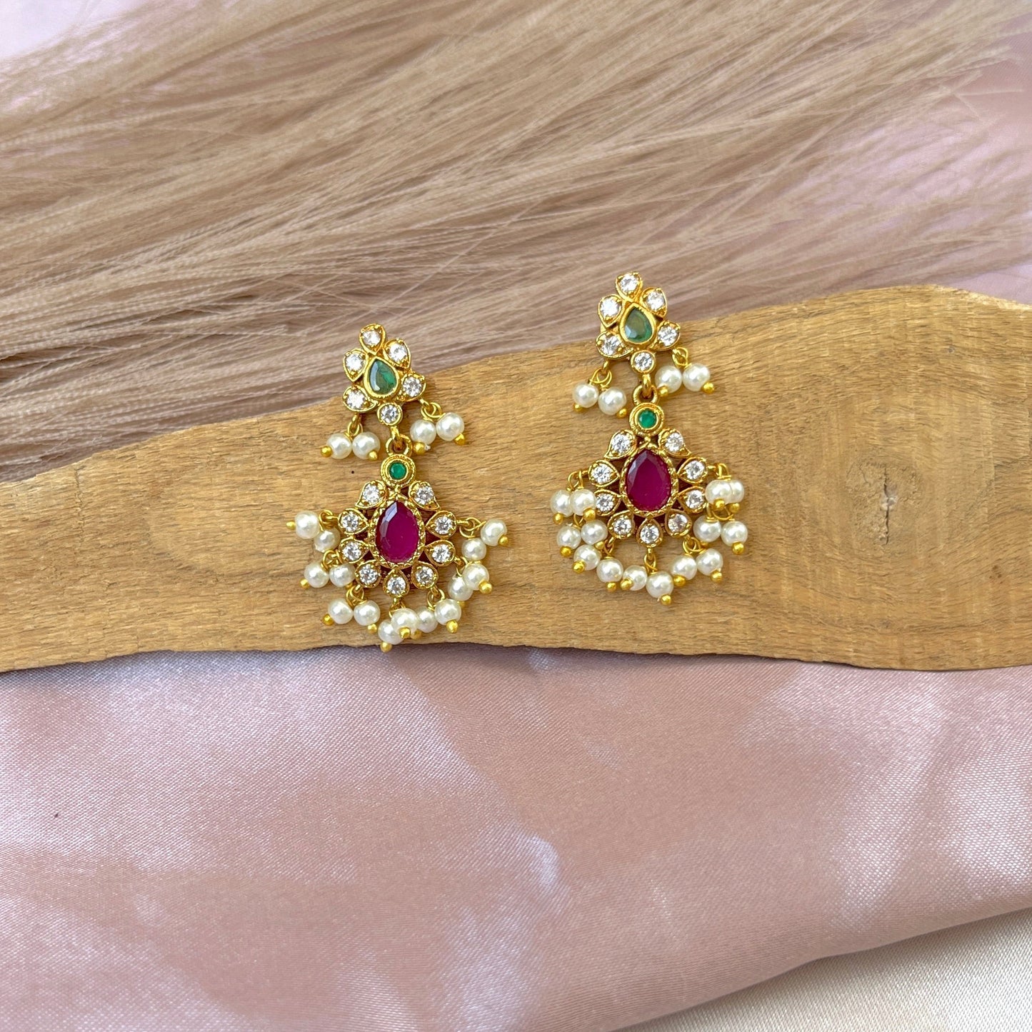 #onegram #bridaljewellery #onegramjewellery #destination #onlineshopping #onegramgold #accessories #jewellery #onegramgoldjewellery #nosepin #indianjewellery #rajwadijewellery #instagood #rajasthanijewellery #maharashtra #traditionaljewellery #instagram