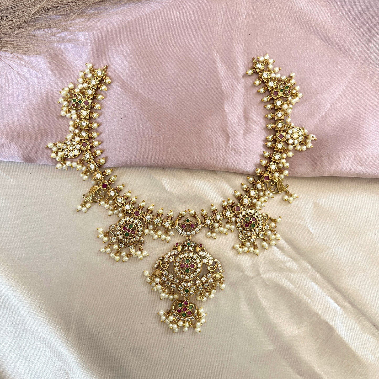 #onegram #bridaljewellery #onegramjewellery #destination #onlineshopping #onegramgold #accessories #jewellery #onegramgoldjewellery #nosepin #indianjewellery #rajwadijewellery #instagood #rajasthanijewellery #maharashtra #traditionaljewellery #instagram