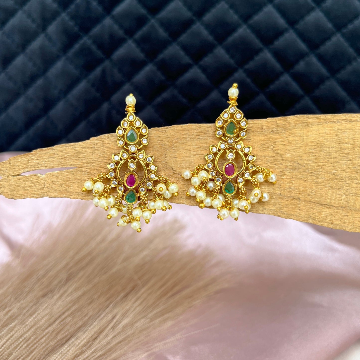 #onegram #bridaljewellery #onegramjewellery #destination #onlineshopping #onegramgold #accessories #jewellery #onegramgoldjewellery #nosepin #indianjewellery #rajwadijewellery #instagood #rajasthanijewellery #maharashtra #traditionaljewellery #instagram