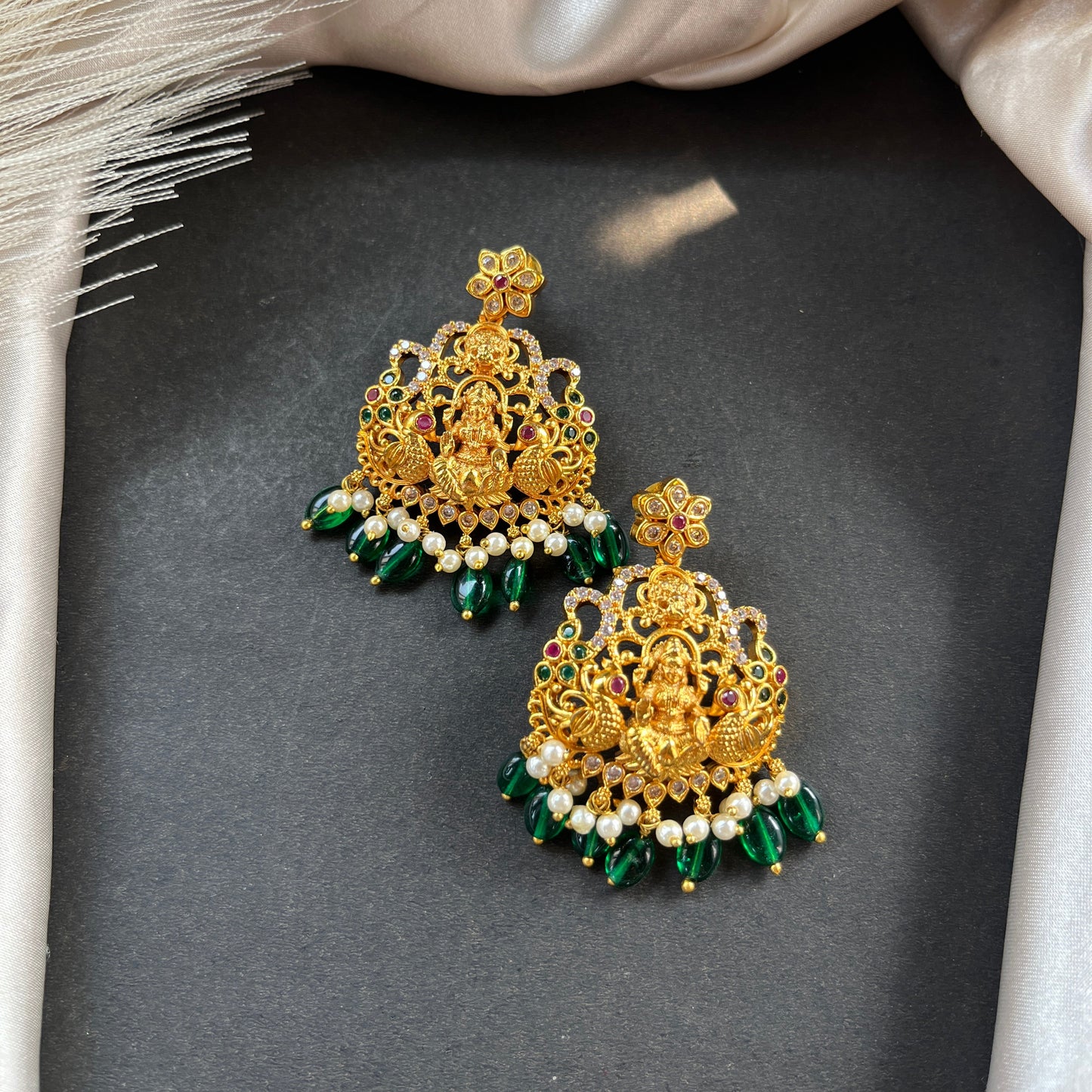 #onegram #bridaljewellery #onegramjewellery #destination #onlineshopping #onegramgold #accessories #jewellery #onegramgoldjewellery #nosepin #indianjewellery #rajwadijewellery #instagood #rajasthanijewellery #maharashtra #traditionaljewellery #instagram #mattjewellery #functionjewellery #maharastrainjewelery #bangles #kolhapurijewellery #partywearjewellery #mangalsutardesigns #insta #southjewellery #india #weddingjewellery #earrings #telangana