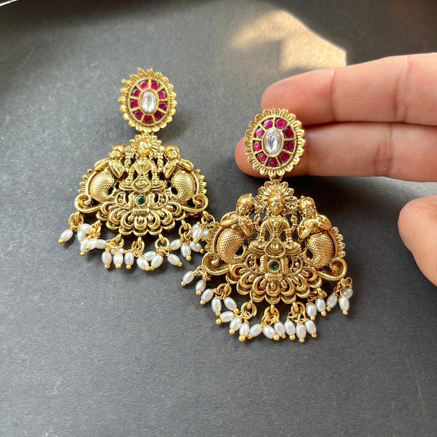 #onegram #bridaljewellery #onegramjewellery #destination #onlineshopping #onegramgold #accessories #jewellery #onegramgoldjewellery #nosepin #indianjewellery #rajwadijewellery #instagood #rajasthanijewellery #maharashtra #traditionaljewellery #instagram #mattjewellery #functionjewellery #maharastrainjewelery #bangles #kolhapurijewellery #partywearjewellery #mangalsutardesigns #insta #southjewellery #india #weddingjewellery #earrings #telangana