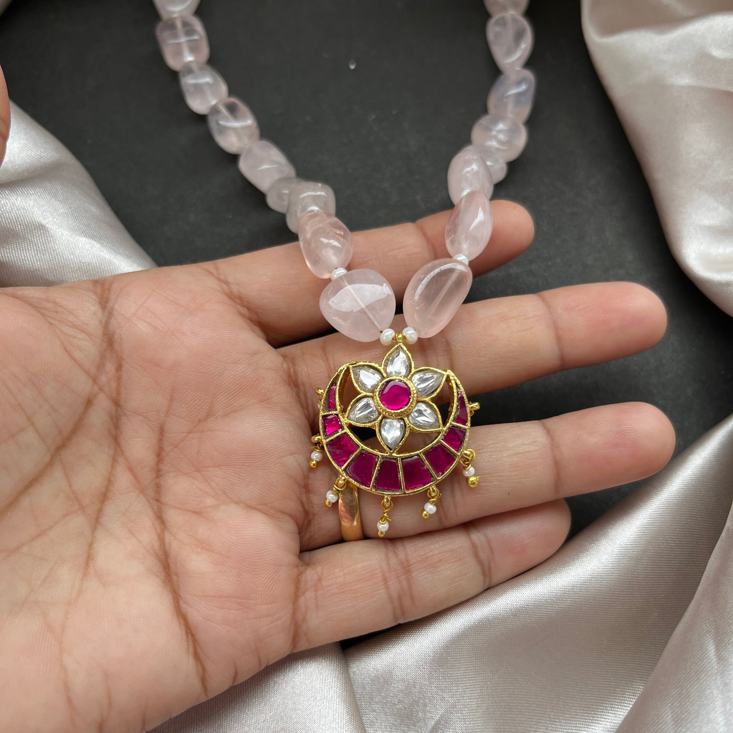 Gold look alike necklace set with matching earrings β traditional bridal imitation jewelry,Traditional gold tone necklace set β imitation kundan jewelry for festive and bridal wear