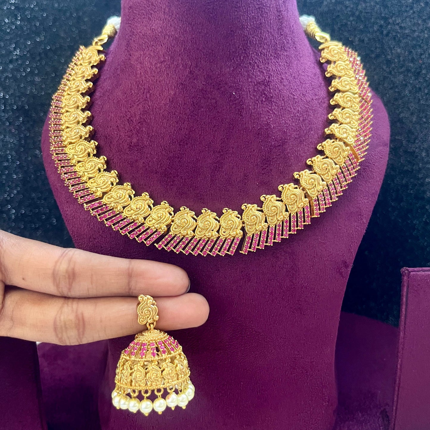 #onegram #bridaljewellery #onegramjewellery #destination #onlineshopping #onegramgold #accessories #jewellery #onegramgoldjewellery #nosepin #indianjewellery #rajwadijewellery #instagood #rajasthanijewellery #maharashtra #traditionaljewellery #instagram #mattjewellery #functionjewellery #maharastrainjewelery #bangles #kolhapurijewellery #partywearjewellery #mangalsutardesigns #insta #southjewellery #india #weddingjewellery #earrings #telangana