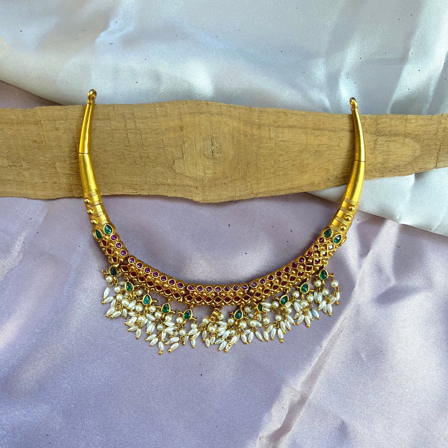 #templejewellery #meenakarijewellery #silverjewellery #chandbali #kempjewellery #fashionjewellery #oxidizedjewelry #trendy #mumbai #onlinejewellery #fashionblogger #imitationjewellery #chennaijewellery #jumka #india #bridaljewellery #indianaccessories #kemp #freeshipping #oxidized #antiquejewelry #templejewelry #bangles #celebrityjewellery #jhumki #love #aaram #dancejewelry #oxidizejewellery #silveralike#BlackBeads#Mangalsutra