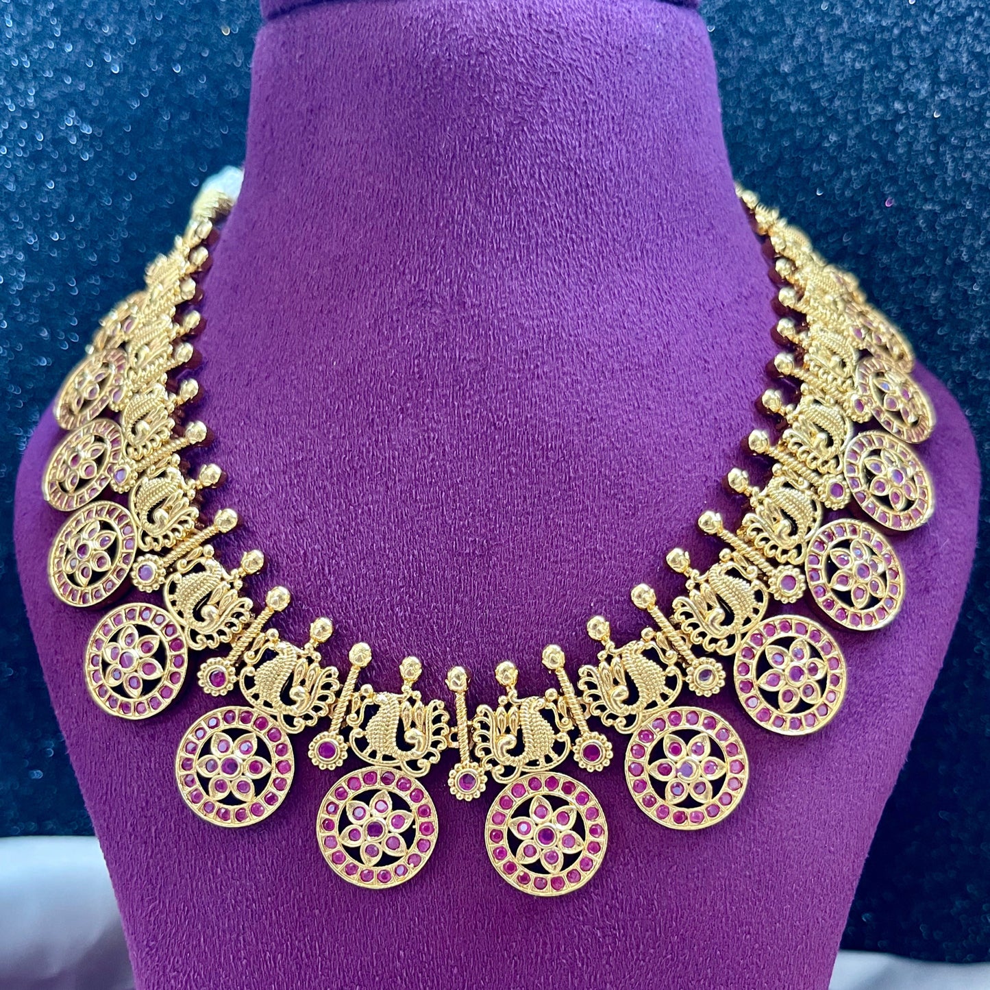 #onegram #bridaljewellery #onegramjewellery #destination #onlineshopping #onegramgold #accessories #jewellery #onegramgoldjewellery #nosepin #indianjewellery #rajwadijewellery #instagood #rajasthanijewellery #maharashtra #traditionaljewellery #instagram #mattjewellery #functionjewellery #maharastrainjewelery #bangles #kolhapurijewellery #partywearjewellery #mangalsutardesigns #insta #southjewellery #india #weddingjewellery #earrings #telangana