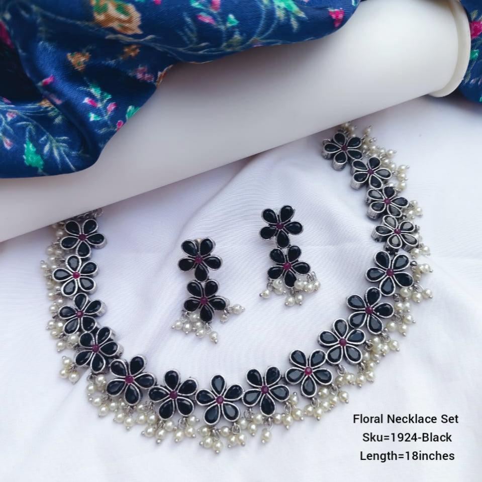 #templejewellery #meenakarijewellery #silverjewellery #chandbali #kempjewellery #fashionjewellery #oxidizedjewelry #trendy #mumbai #onlinejewellery #fashionblogger #imitationjewellery #chennaijewellery #jumka #india #bridaljewellery #indianaccessories #kemp #freeshipping #oxidized #antiquejewelry #templejewelry #bangles #celebrityjewellery #jhumki #love #aaram #dancejewelry #oxidizejewellery #silveralike#BlackBeads#Mangalsutra