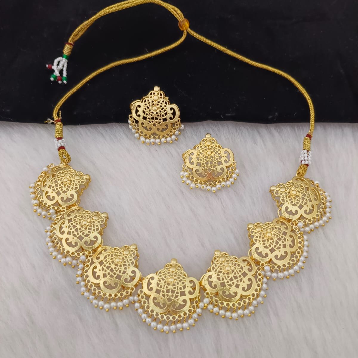 #templejewellery #meenakarijewellery #silverjewellery #chandbali #kempjewellery #fashionjewellery #oxidizedjewelry #trendy #mumbai #onlinejewellery #fashionblogger #imitationjewellery #chennaijewellery #jumka #india #bridaljewellery #indianaccessories #kemp #freeshipping #oxidized #antiquejewelry #templejewelry #bangles #celebrityjewellery #jhumki #love #aaram #dancejewelry #oxidizejewellery #silveralike#BlackBeads#Mangalsutra