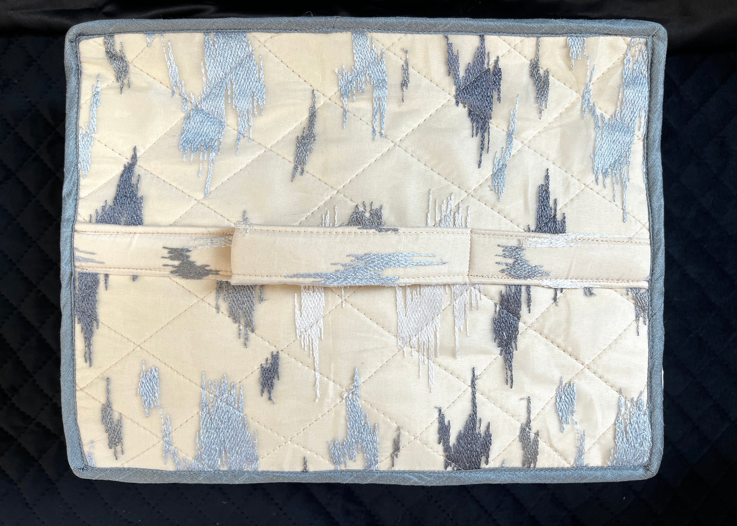 #box #handmadejewelry #jewelleryset #jewelrydesigner #oxidisedjewellery #jewellerytrends #artisanjewelry #jewelleryblog #jewelryartist #cabochonsupplier #homedecor #gemslovers #jewelerymaking #metalsmith #ooekjewellery #instajewellery #ladysmith #jewelryboxes #ladysmithing #jewelleryfashion #giftideas #kundanjewellery #antiquejewellery #ring #handmadejewellery #rings #jewelleryforsale #jewelleryofinstagram #jewelleryphotography #smallbusiness