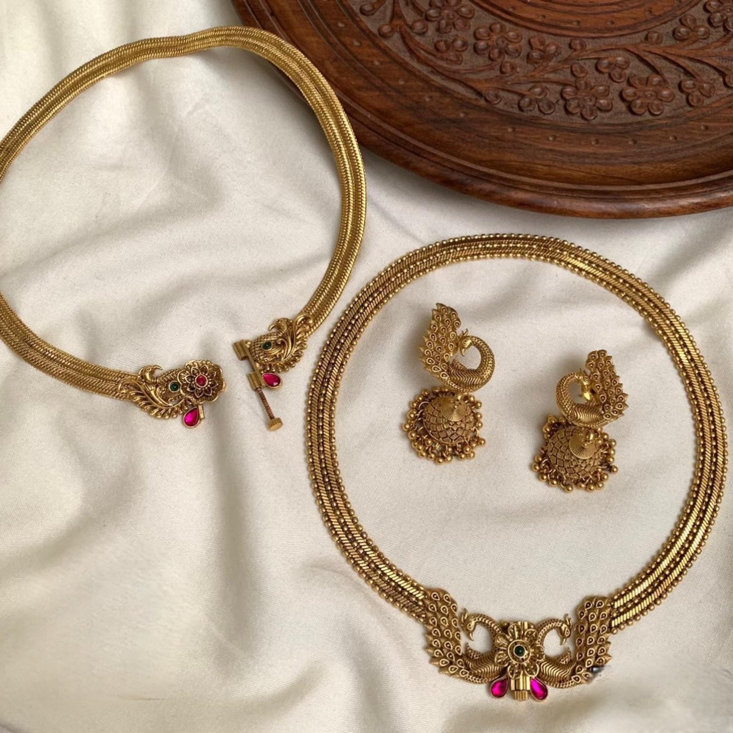 Designer Gold Look set - Centre Screw model opening