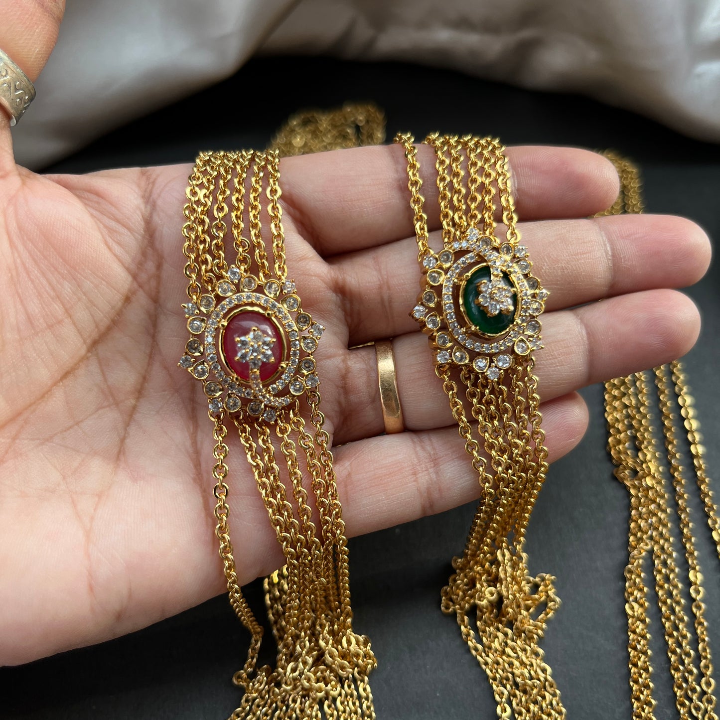 Gold look alike necklace set with matching earrings – traditional bridal imitation jewelry,Traditional gold tone necklace set – imitation kundan jewelry for festive and bridal wear