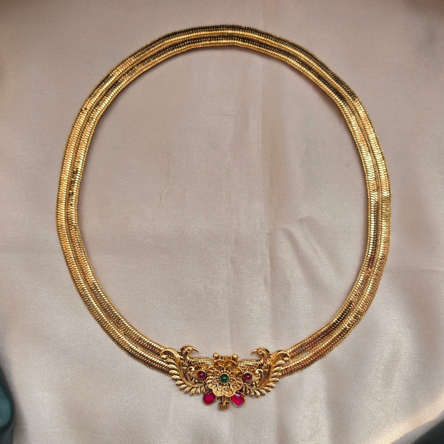 Designer Gold Look set - Centre Screw model opening