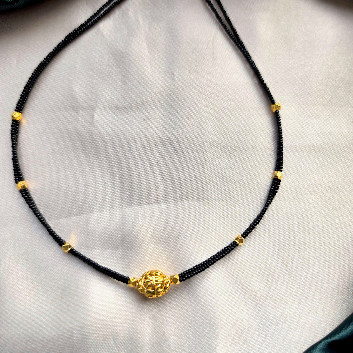 Nakshi Palakasarlu Mangalsutra