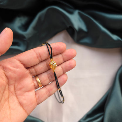 Nakshi Palakasarlu Mangalsutra