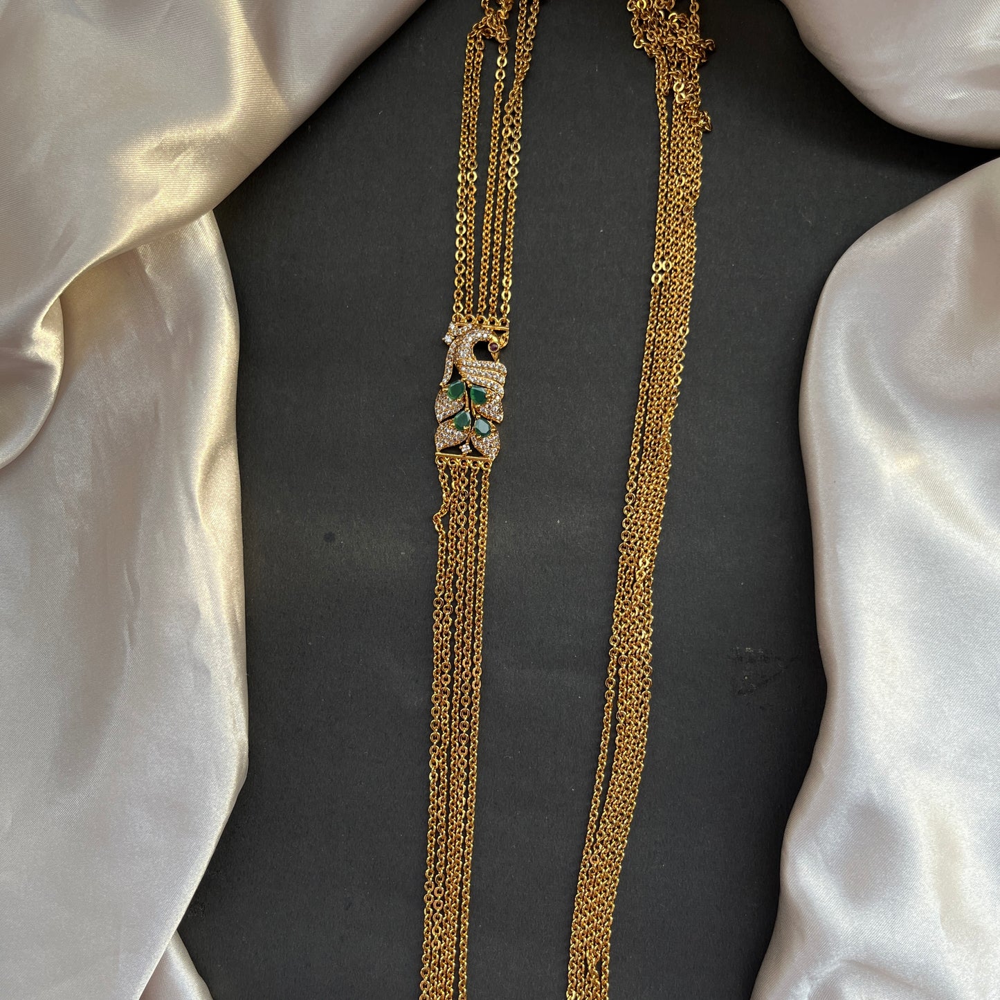 Gold look alike necklace set with matching earrings – traditional bridal imitation jewelry,Traditional gold tone necklace set – imitation kundan jewelry for festive and bridal wear